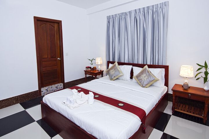Room 10 of 50