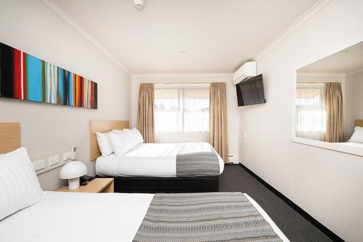 Room 42 of 86