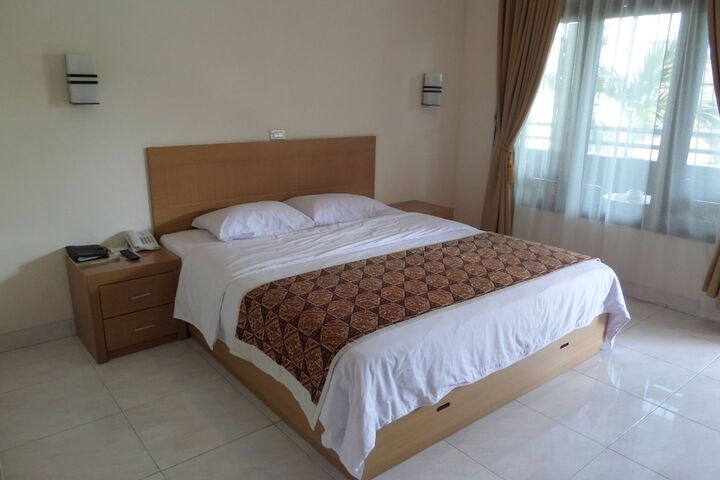 Room 9 of 47