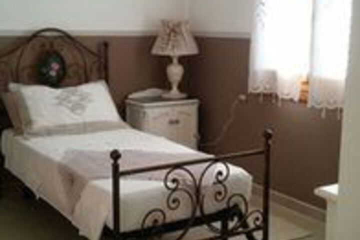 Room 12 of 27