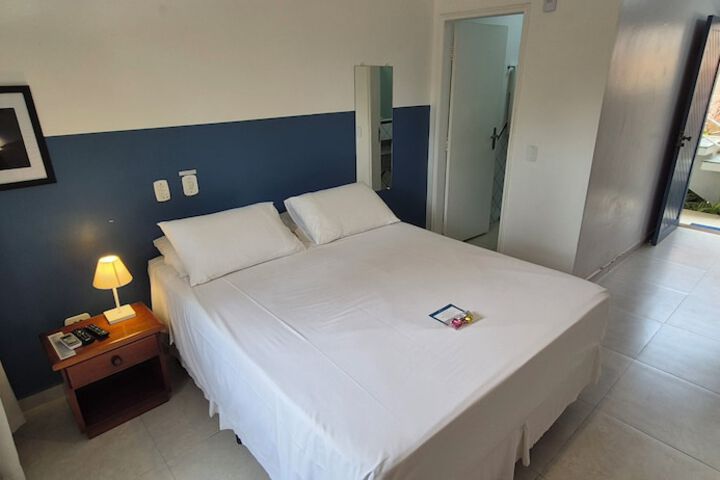 Room 3 of 40