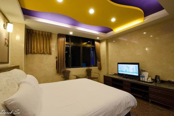 Room 25 of 31
