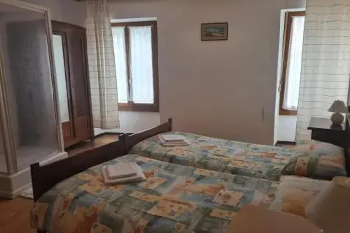 Room 2 of 15