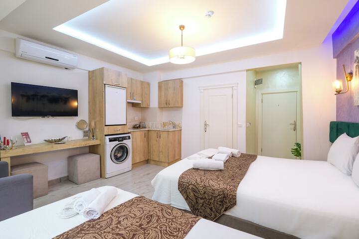 Room 5 of 89