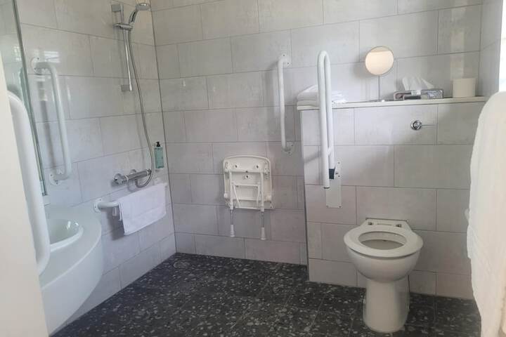 Room 36 of 82