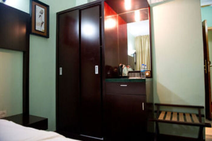 Room 15 of 22