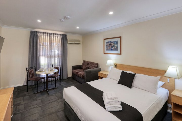 Room 5 of 46
