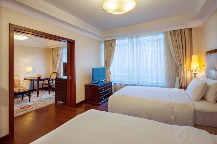 Room 18 of 83