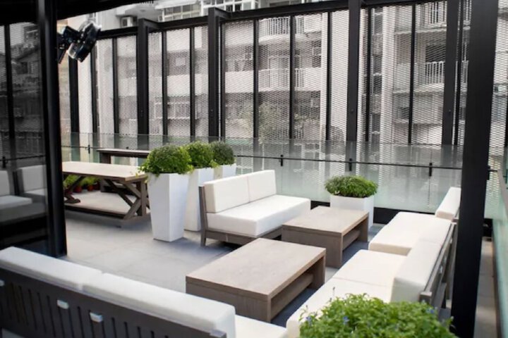Lounge 57 of 70
