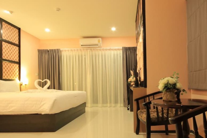 Room 16 of 105