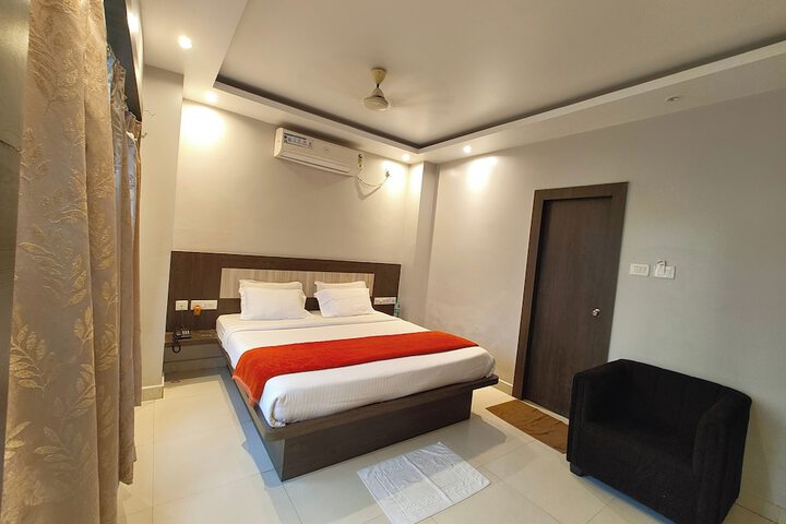 Room 8 of 24