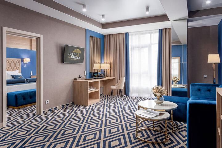 Room 33 of 62