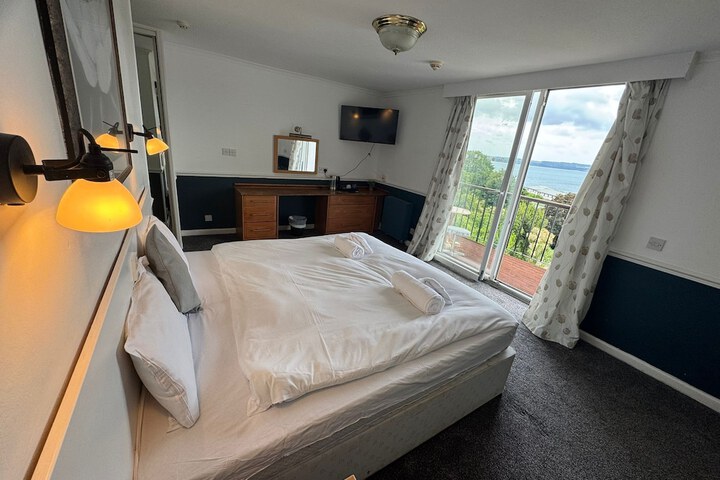 Room 25 of 60