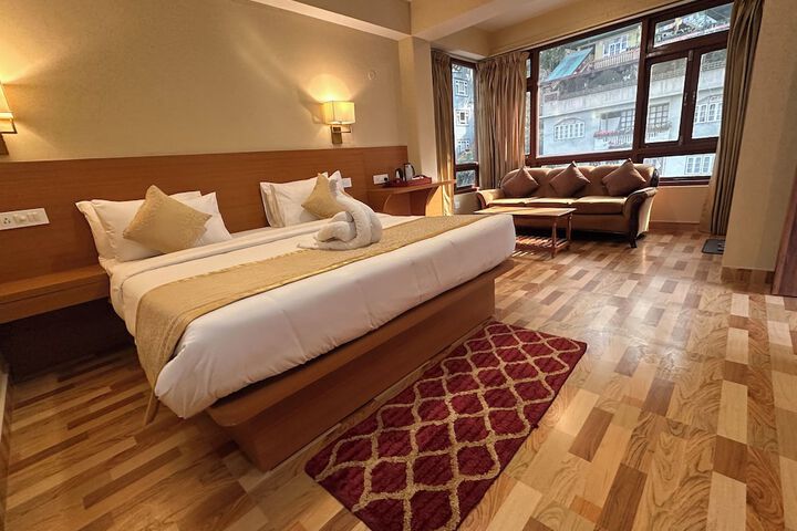 Room 14 of 36