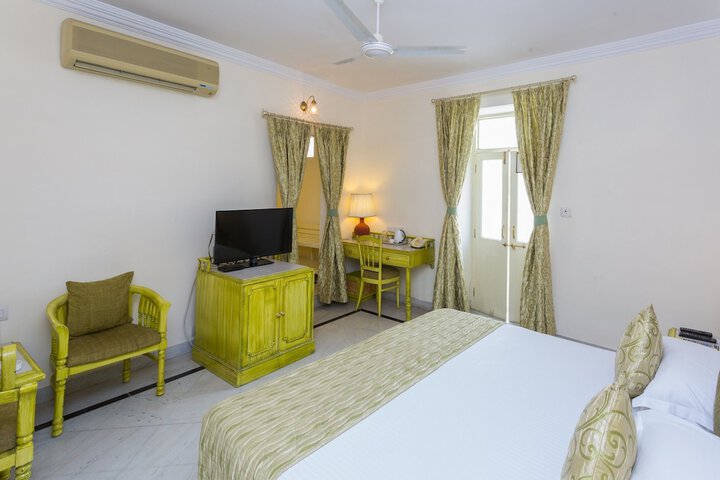 Room 20 of 66