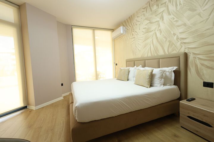 Room 102 of 136