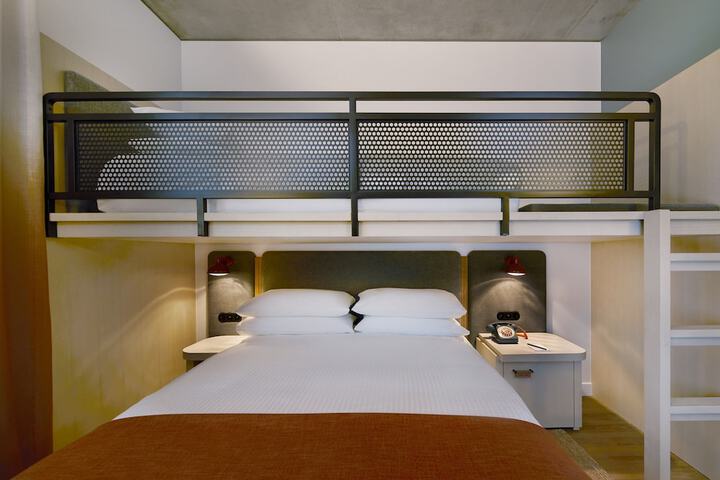 Room 7 of 78