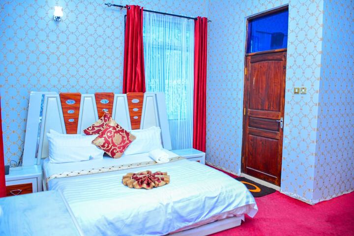 Room 4 of 70