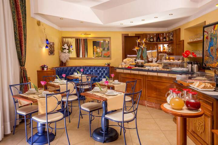 Breakfast area