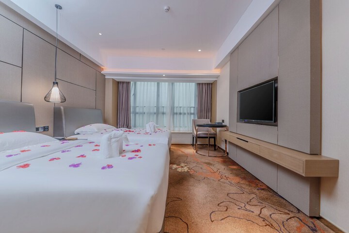 Room 41 of 83