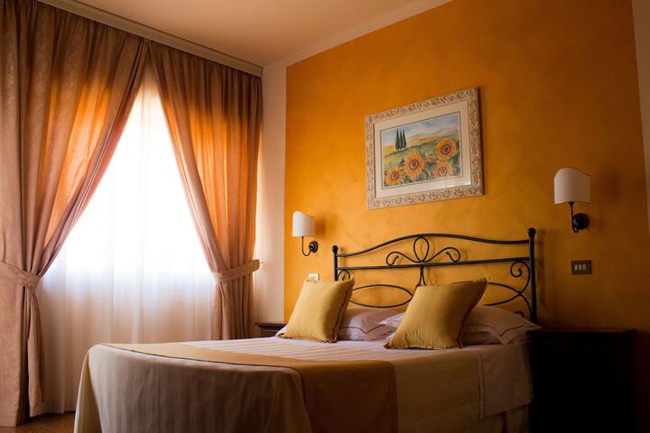 Room 25 of 60