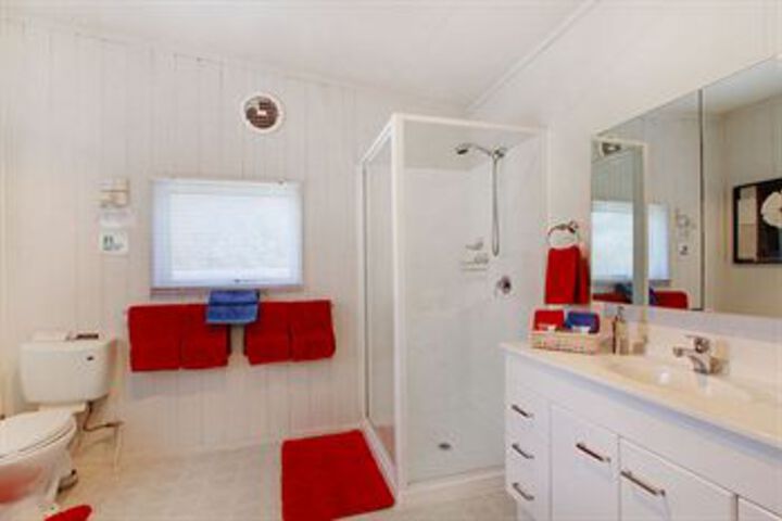Room 12 of 27