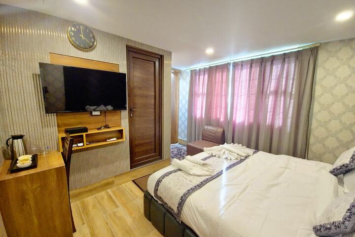 Room 3 of 6