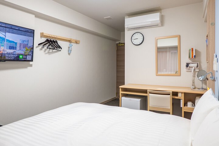 Room 7 of 34
