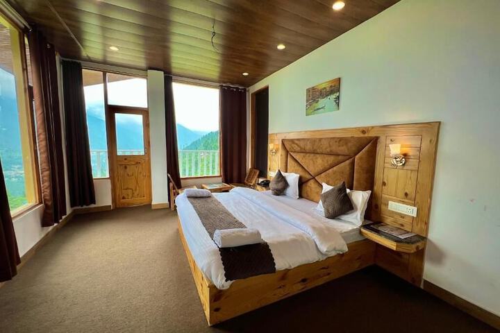 Room 16 of 24