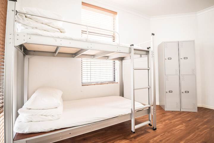 Room 4 of 24