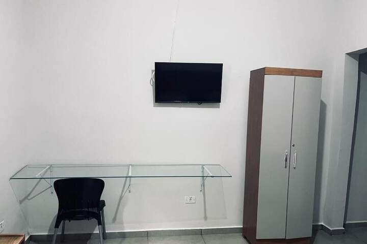 Room 10 of 49