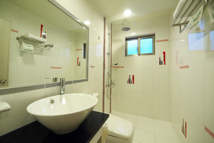 Room 10 of 11
