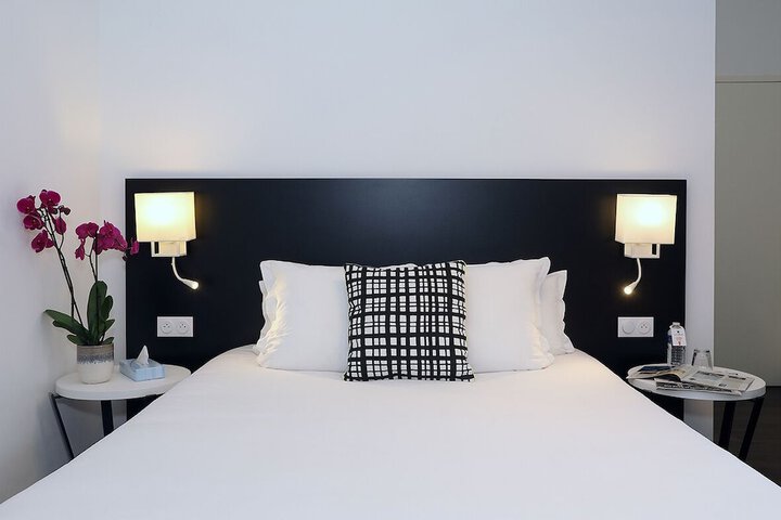 Room 11 of 74