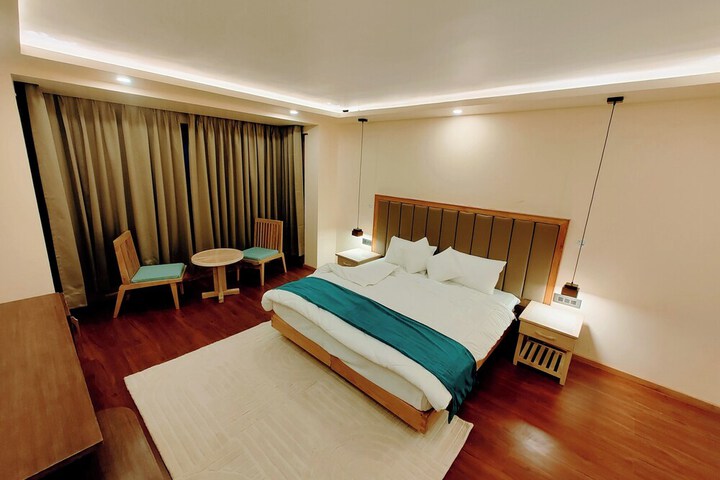 Room 13 of 40