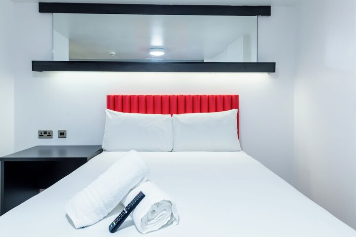 Room 50 of 100