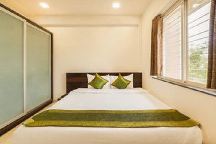 Room 12 of 20
