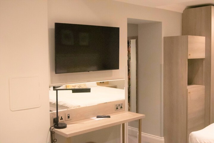 Room 27 of 55