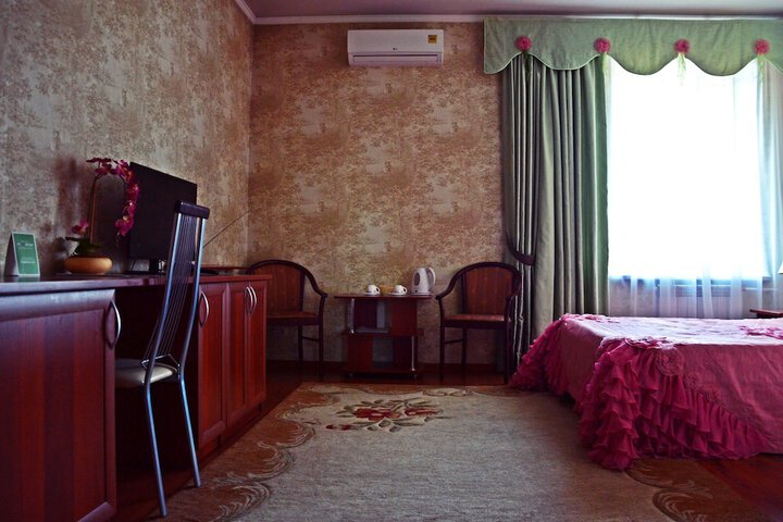 Room 14 of 27