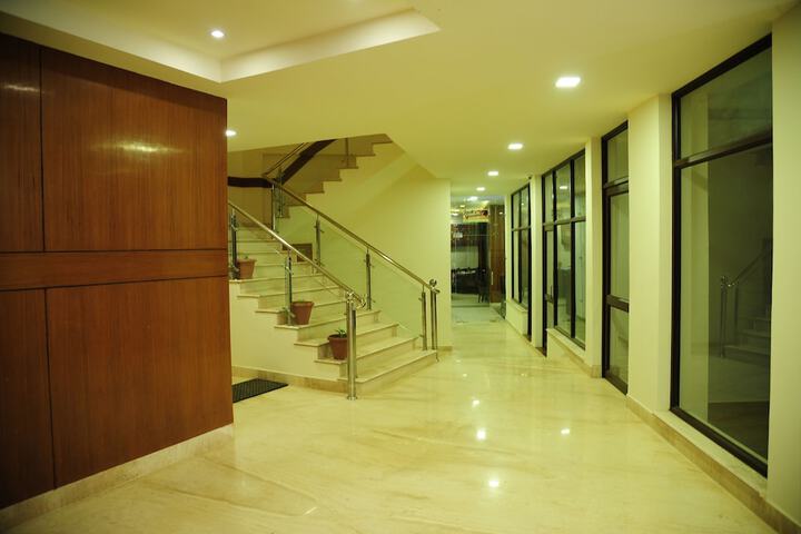 Ballroom/Hall 69 of 76