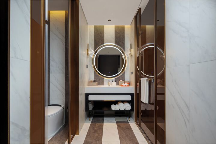 Room 41 of 46