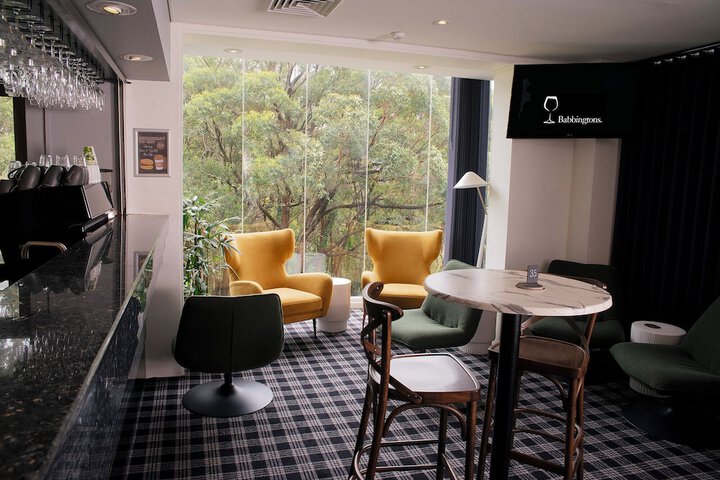 Lounge 56 of 66