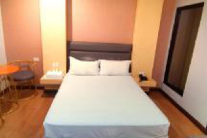 Room 18 of 18