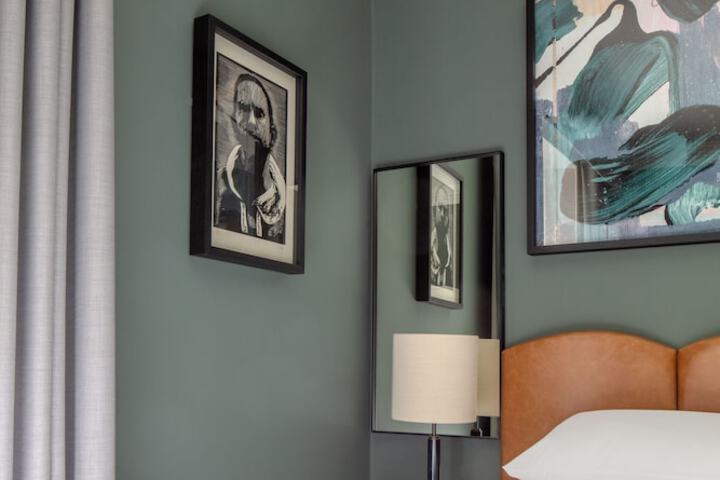 Room 10 of 83