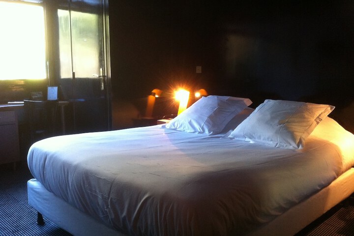 Room 4 of 37