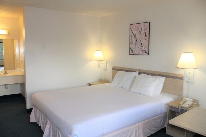 Room 5 of 74