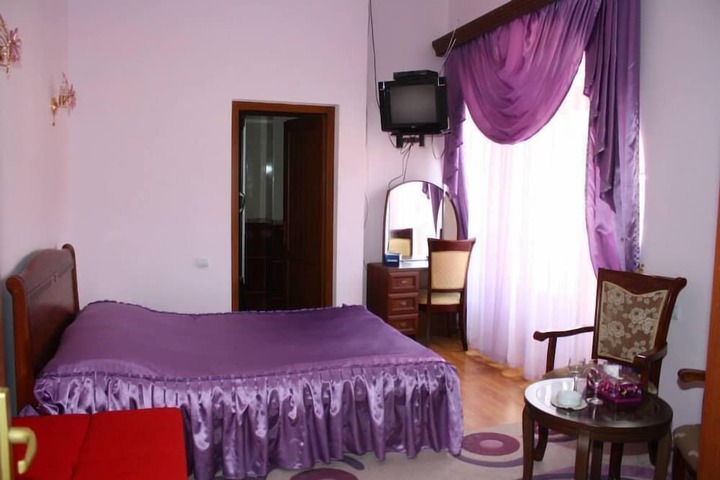 Room 5 of 47