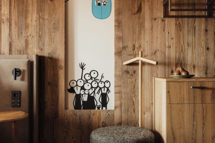 Room 12 of 92