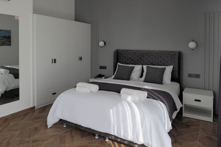 Room 25 of 71