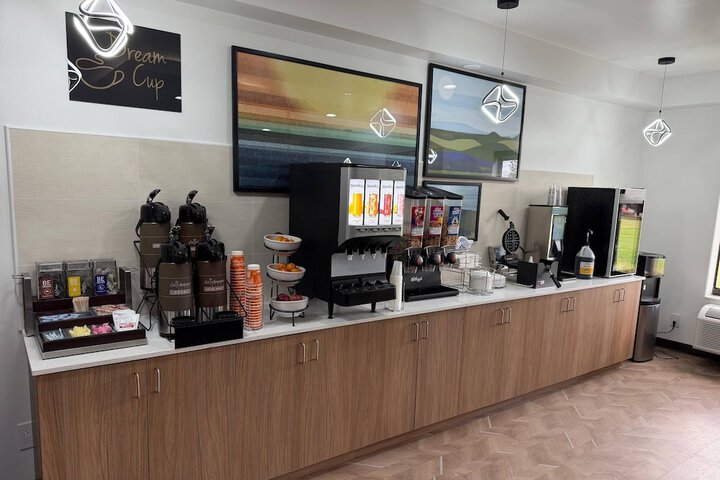 Breakfast/Coffee Service 106 of 112