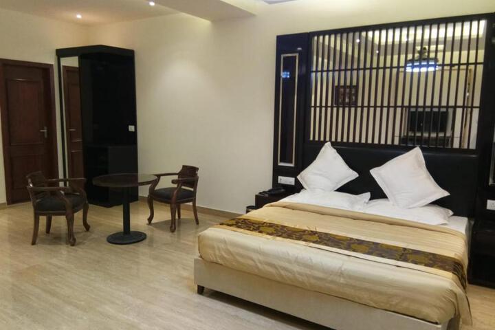 HOTEL NEW ANAND PALACE